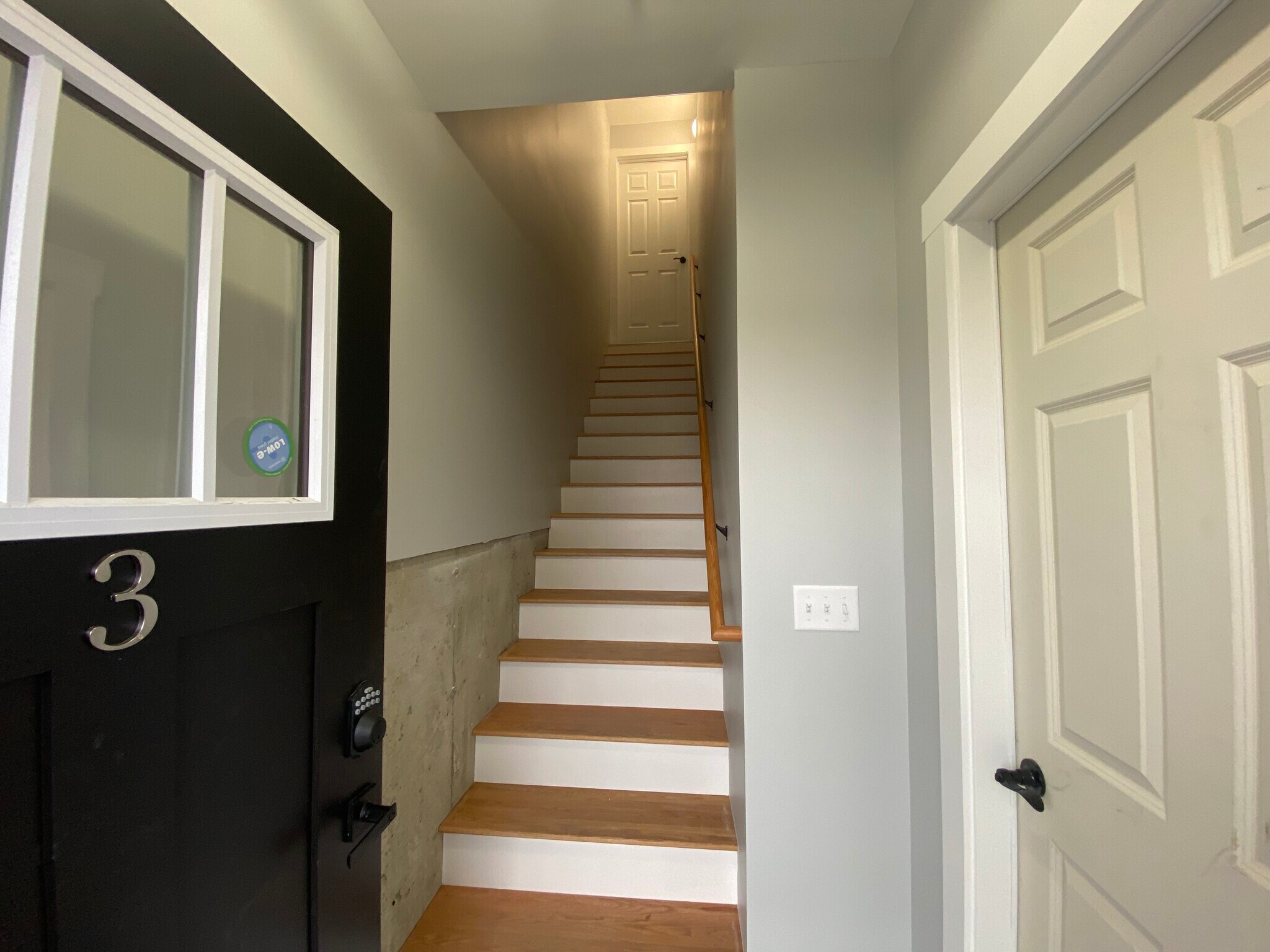 Building Photo - 32 Main St