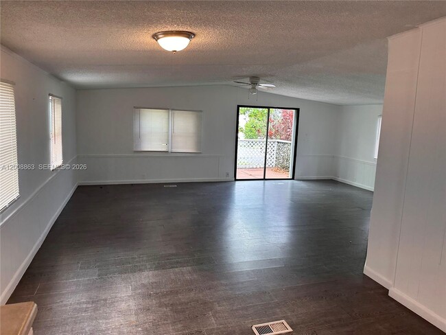 Building Photo - 3028 SW 50th St
