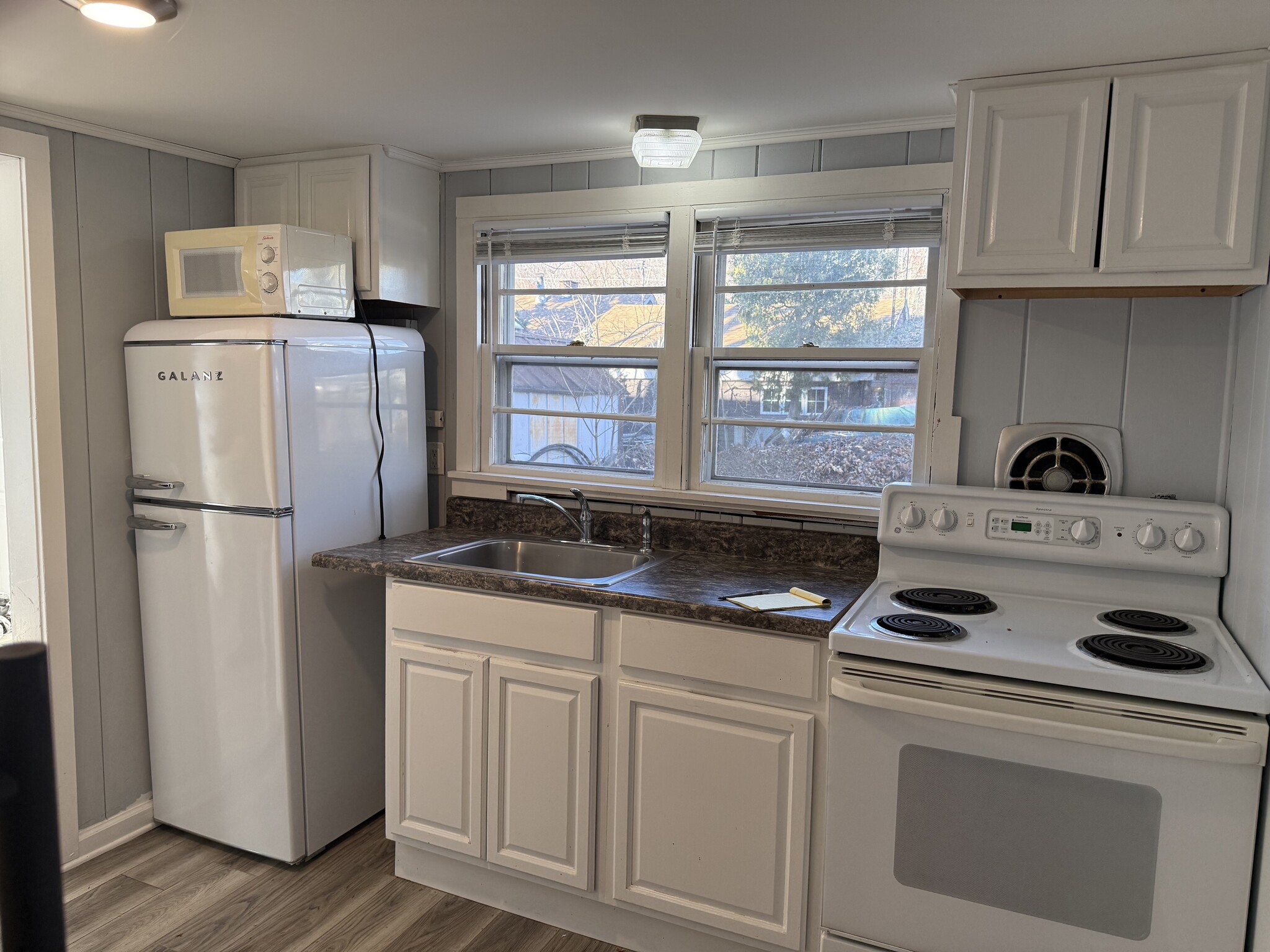 Building Photo - 106 Wall St