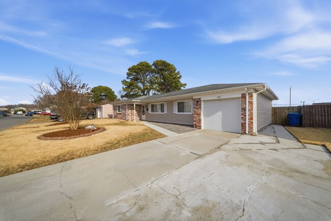 Building Photo - MODERN, meticulously maintained 4 bedroom/2 Bath Ranch - INCLUDES LANDSCAPING!
