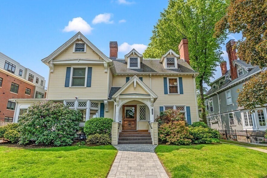 Primary Photo - 104 Sewall Ave
