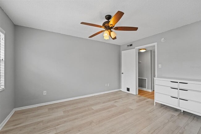 Building Photo - 317 E Amelia St