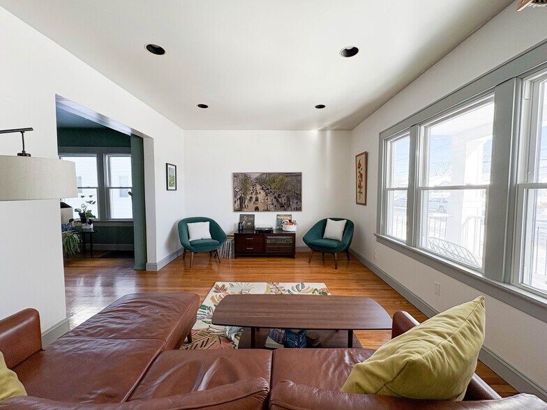 Building Photo - 521 Wendell Ter