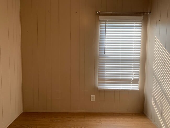 Building Photo - Home Sweet Home