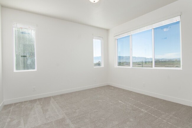 Building Photo - 362 S 1080 W