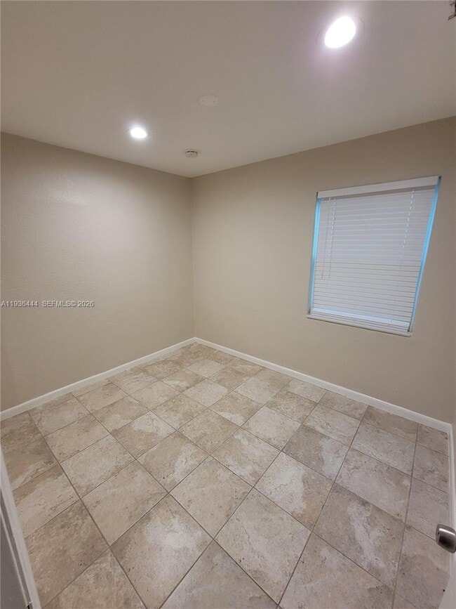 Building Photo - 1428 NW 6th Ave