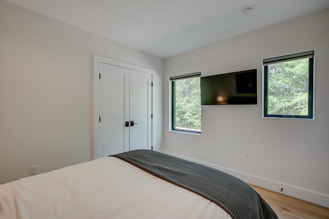 Building Photo - 22 Pudding Pond Dr