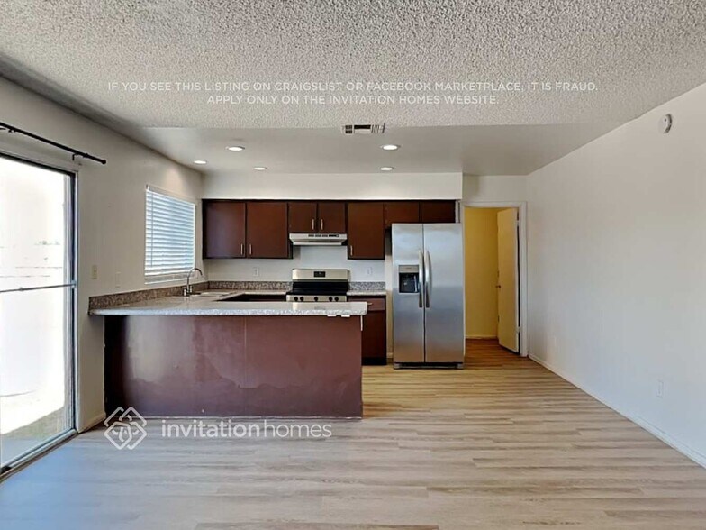 Building Photo - 6919 W Vogel Ave