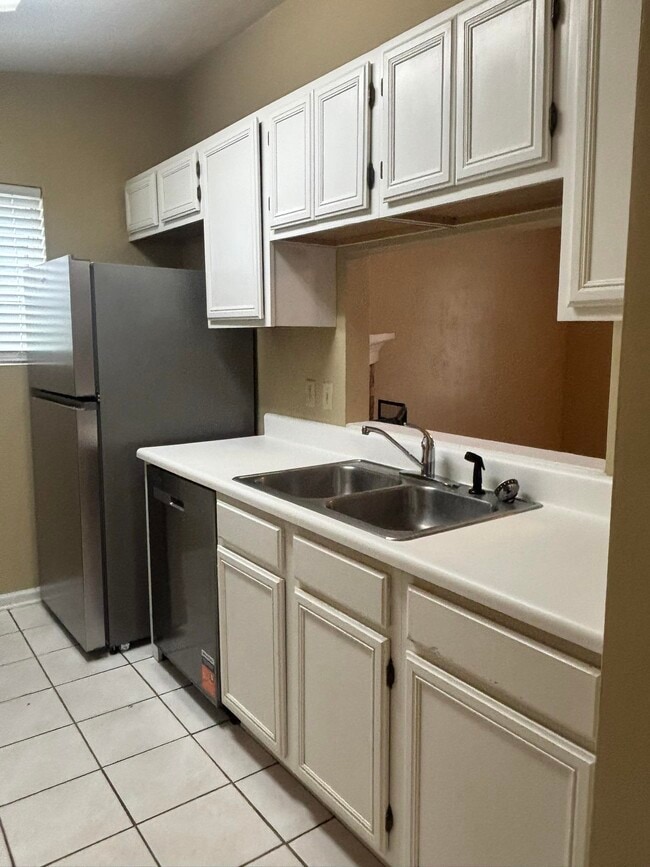 Building Photo - 447 Richview Park Cir W