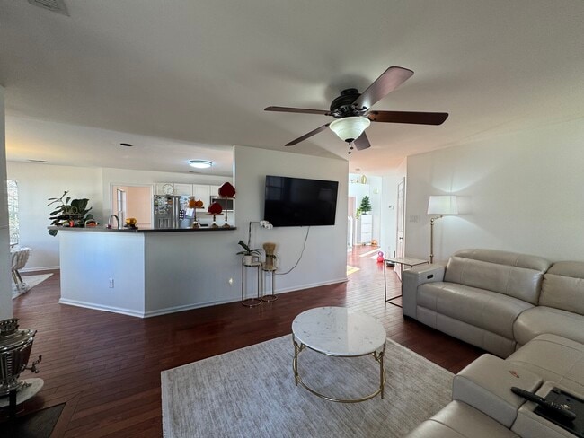 Building Photo - 4233 Rosewood Ct