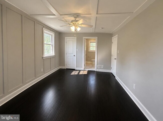 Building Photo - 256 W Beidler Rd