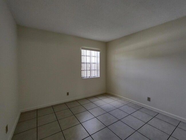 Building Photo - 3050 Norwood Pl