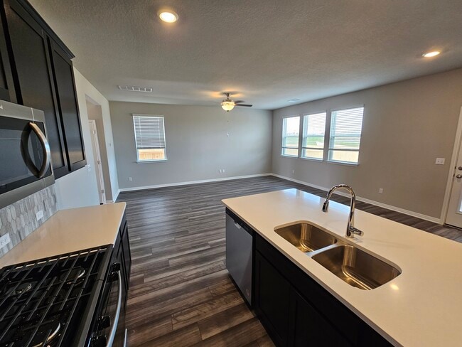 Building Photo - 3708 Sweet Watermelon Ln