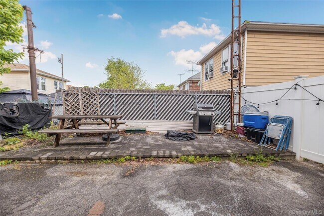 Building Photo - 151 Burhans Ave