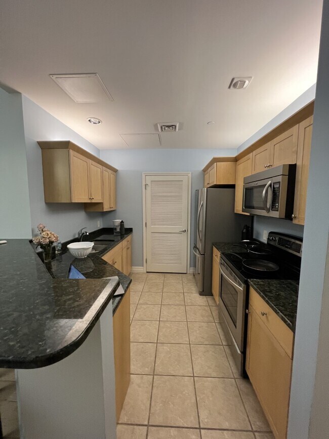 Building Photo - 1600 Arch St