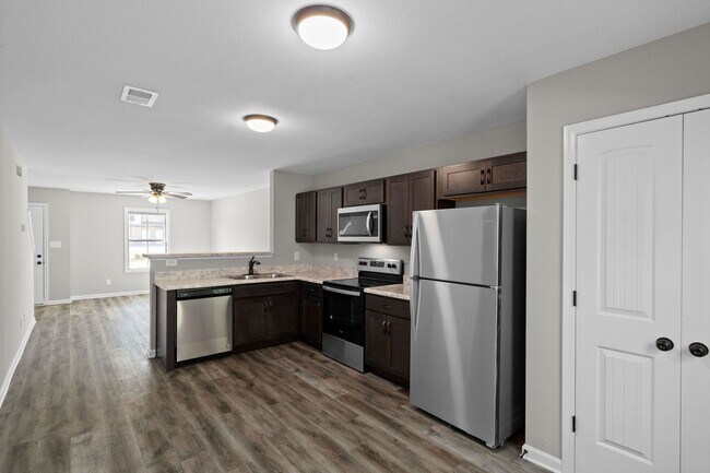 Building Photo - 260 Smithson Ln