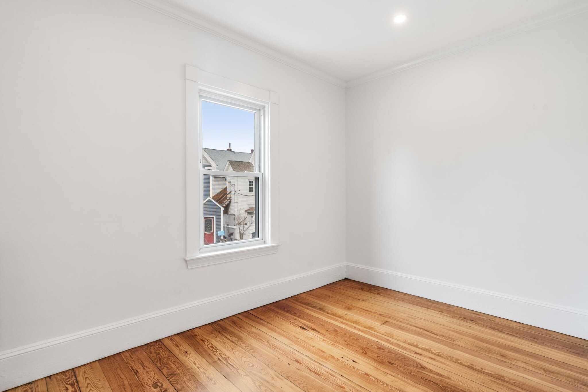 Building Photo - 93 Sydney St