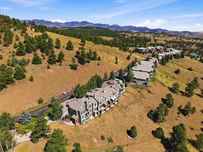 Building Photo - 680 Ridgeside Dr