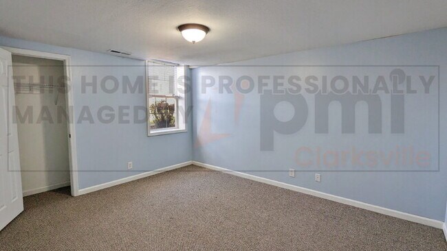 Building Photo - 2780 Cascade Dr