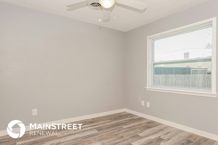 Building Photo - 165 Tiki Dr