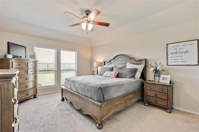 Building Photo - 3104 Oakcrest Dr