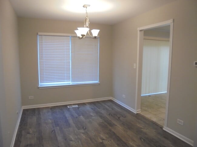 Building Photo - 3110 Ronan Dr