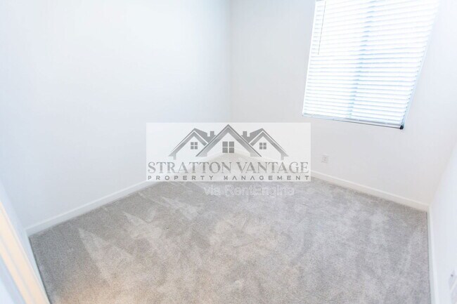 Building Photo - 13413 W Tether Trail