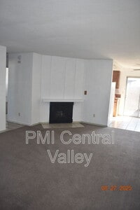 Building Photo - 119 E Grove St