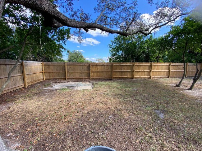 Building Photo - 12319