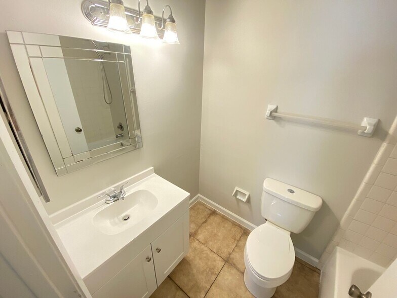 Building Photo - 135 Sand Pine Cir