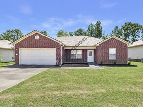 Building Photo - 29 Green Apple Dr