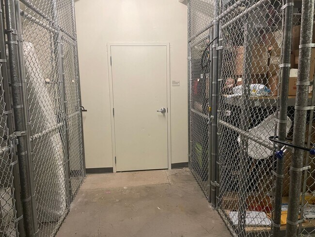 Building Photo - 2 Bedroom Lofts in Overlook! Water, Sewer and Garbage Included!!!