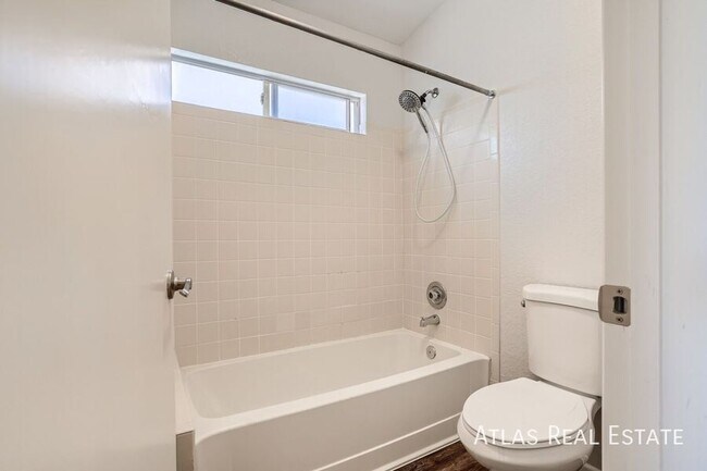 Building Photo - 5084 W Blackbird Dr
