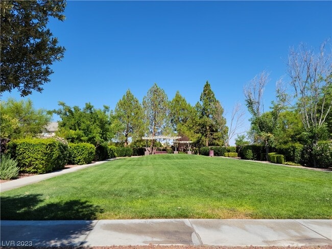 Building Photo - 1965 Digger Pine Dr