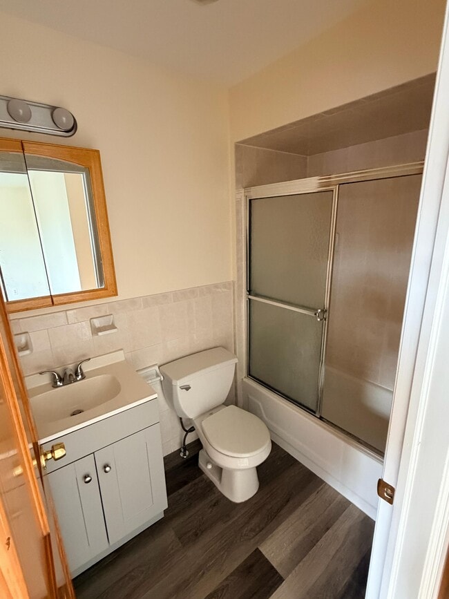 Building Photo - 606 Fulton St