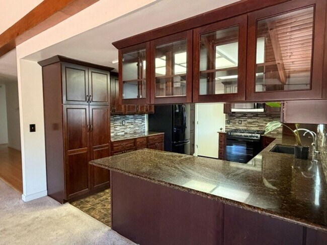 Building Photo - Three Bedroom Single Family Home