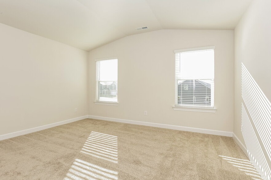 Building Photo - 2401 Valverde Wy