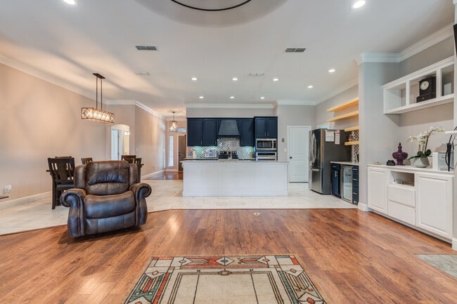 Building Photo - 6905 91st St