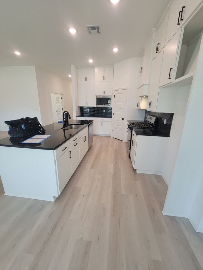 Building Photo - Stunning New Construction Simmons Home - 5 Bed 3 Bath - Pond View!