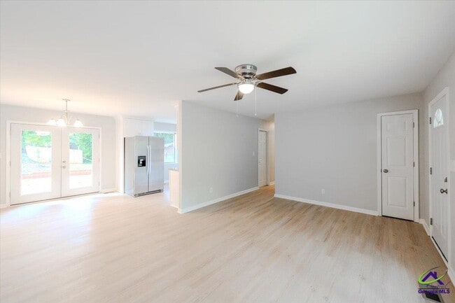 Building Photo - 308 Juniper Rd