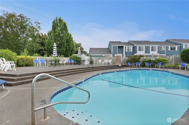 Building Photo - Beautiful 3-Condo in Lakewood – Apply Today!