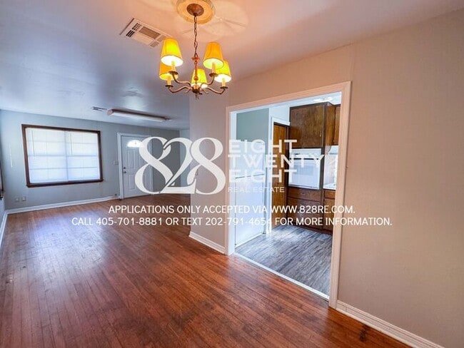 Building Photo - Cozy 2 Bed/1 Bath Single Family Brick Home...