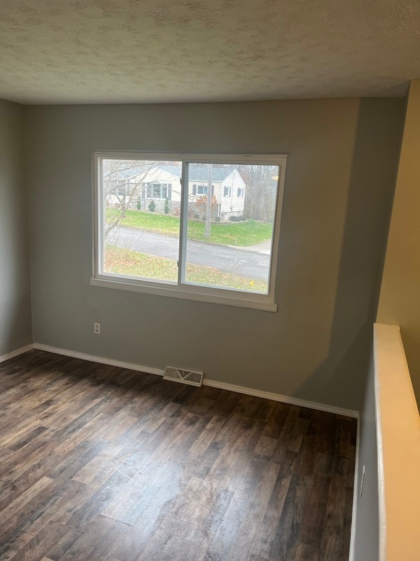 Building Photo - 536 Hyatt Ave