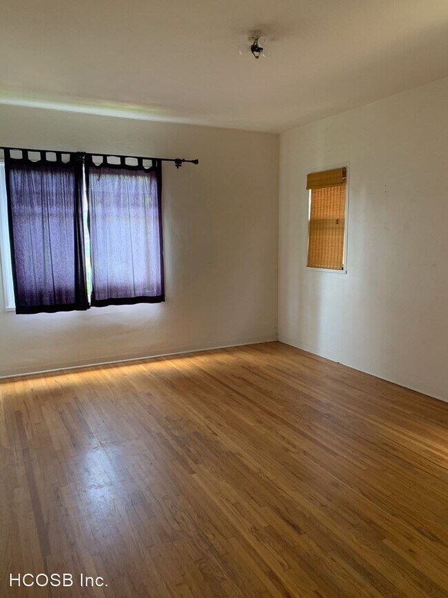 Building Photo - 3 br, 2 bath Apartment - 302 N. Soledad