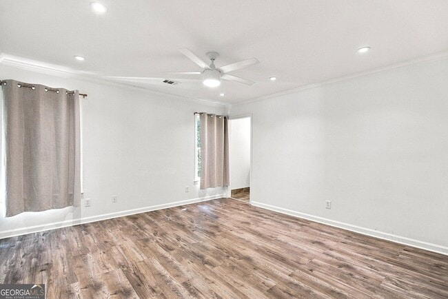 Building Photo - 5170 Deerlake Dr