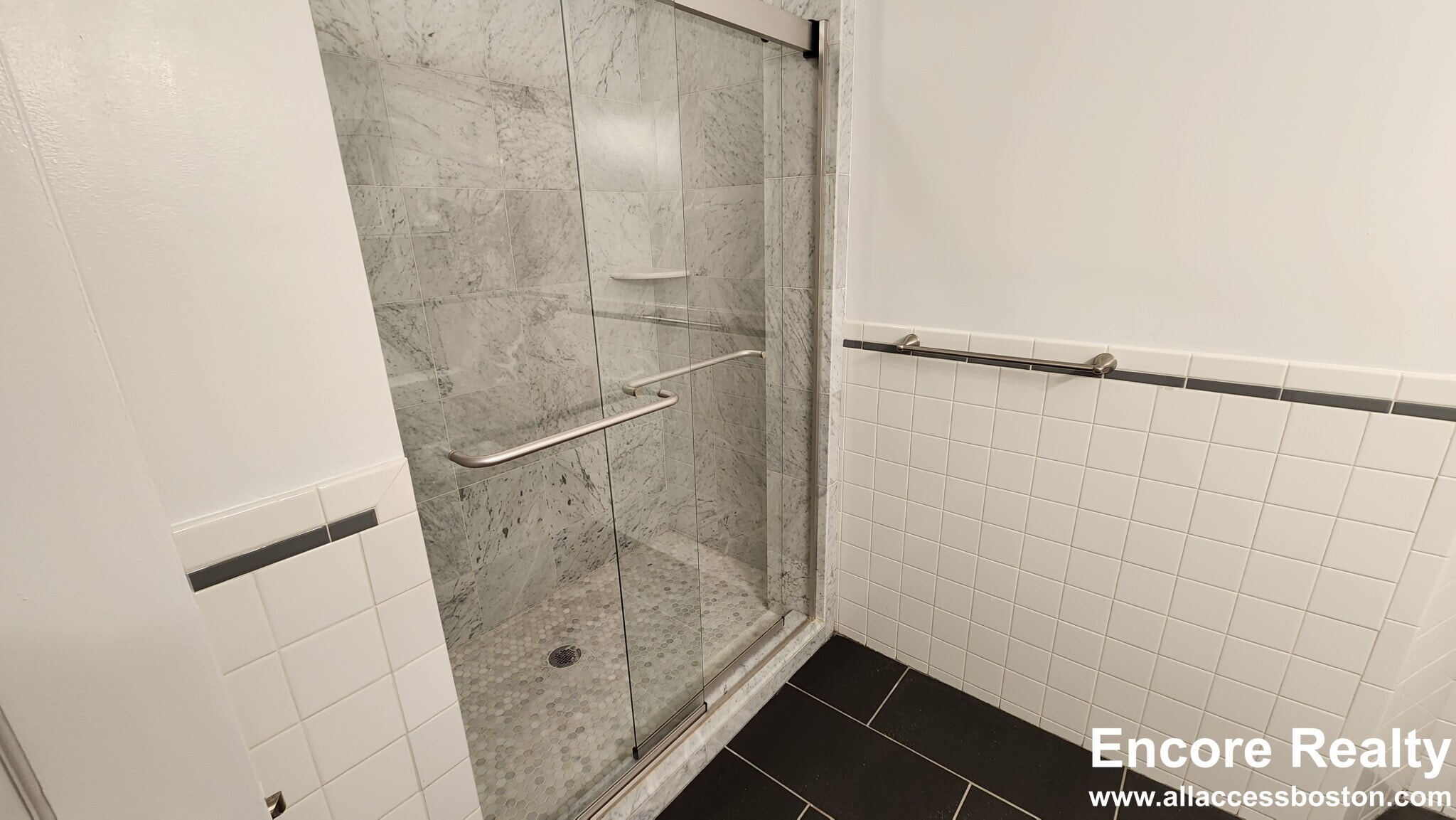 Building Photo - 1404 Beacon St