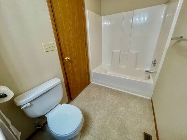 Building Photo - 4318 Penny Ct