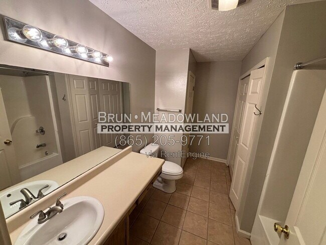 Building Photo - 820 Calypso Way