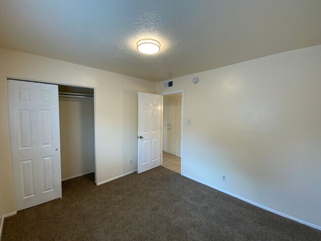 Building Photo - 4 Bedroom Single Story Home Available Near Tramway Blvd NE & Lomas Blvd NE!