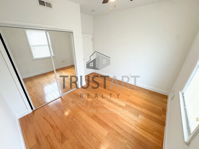 Building Photo - 2329 S 15th St